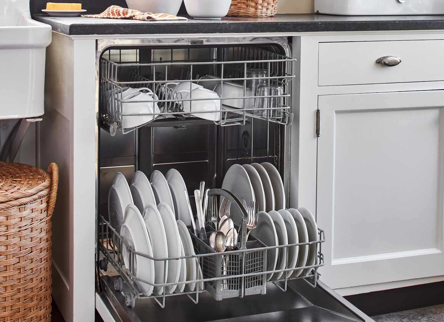 7 Essential Tips for Using Your Dishwasher Efficiently in Singapore Homes