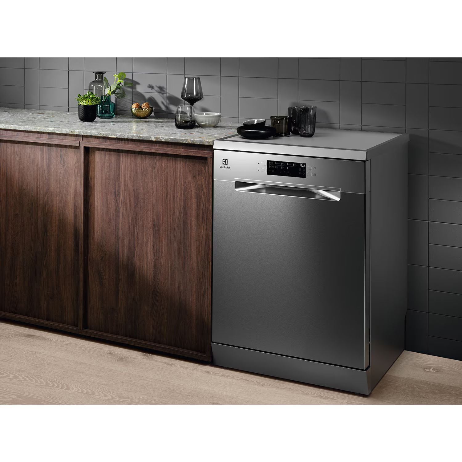 60cm Electrolux UltimateCare 300 Dishwasher